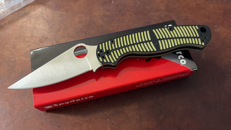 Spyderco Para Military 2 Salt Knife Yellow/Black G10, Satin MagnaCut by Sal, Eric Glesser (C81GBKYLMCP2)