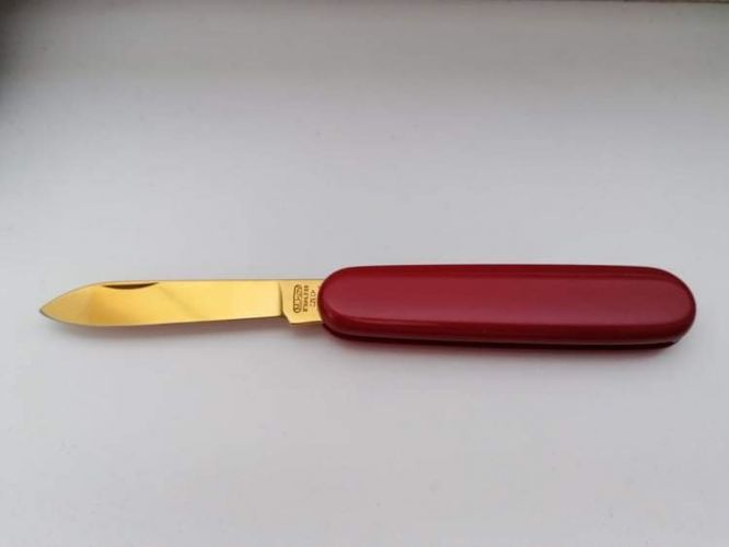Scyzoryk Mikov Stovka Red (100-NH-1/AK Gold)