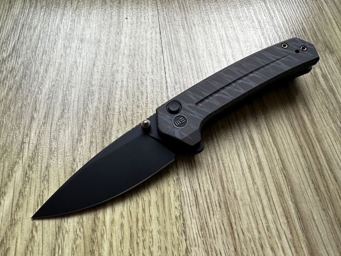 Nóż składany WE Knife Culex Tiger Stripe Pattern Flamed Titanium, Black Stonewashed CPM 20CV (WE21026B-7)