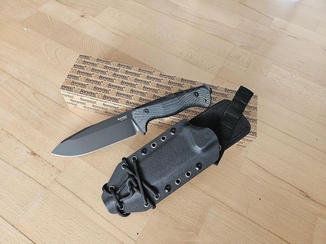 LionSteel Knife Black Canvas Micarta, Old Black CPM 3V by Molletta (T6B 3V CVB)