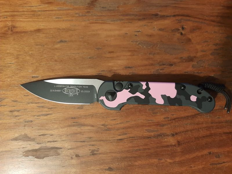 Nóż automatyczny Microtech LUDT S/E Signature Pink Camo Aluminium, Black M390 by Tony Marfione (135S-1PKCS)