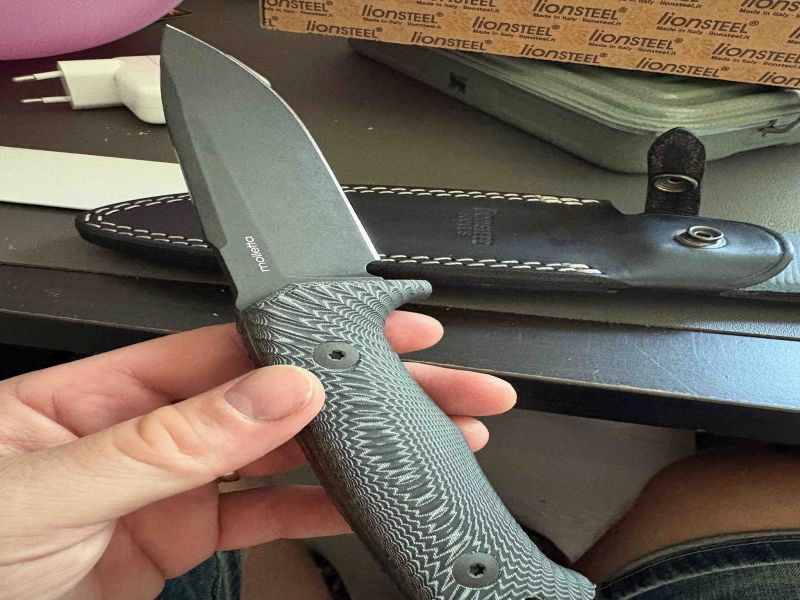 LionSteel Tactical Knife Black Micarta, PVD / Stone Washed Niolox by Molletta (T5B MI)