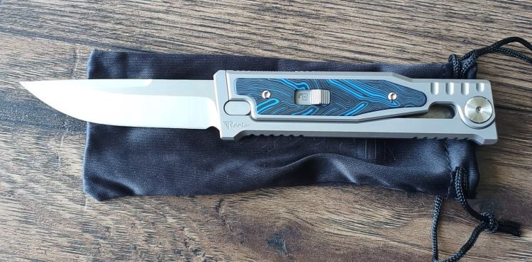 Nóż grawitacyjny Reate EXO-M Gravity Drop Point Bead Blasted Titanium/Damascus Blue-Black G10, Satin Elmax