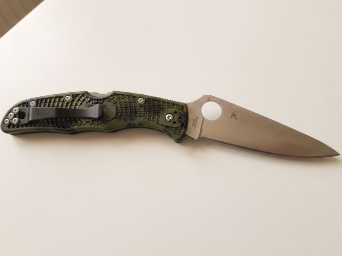 Nóż składany Spyderco Endura 4 FRN Zome Green Plain (C10ZFPGR)