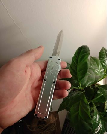 Nóż automatyczny Mikov Raptor Silver Aluminium, Satin 440C (V2411048)