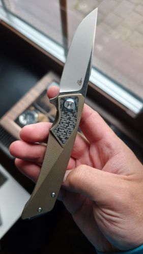 Nóż składany Bestech Sky Hawk Bronze Titanium/Carbon Fiber, Bead Blasted/Satin CPM S35VN (BT1804D)