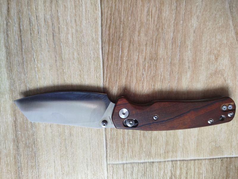 Nóż składany Bestechman Cicada's Wing Desert Ironwood, Satin 10Cr15MoV (BMK06-W-3)