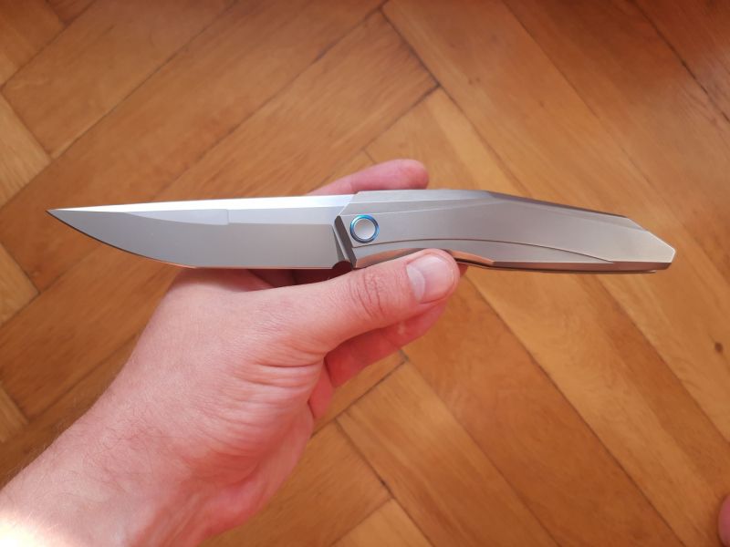 Nóż składany WE Knife Cybernetic LE No 016/205 Gray Titanium, Polished Bead Blasted CPM 20CV (WE22033-2)