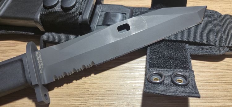 Nóż Extrema Ratio Fulcrum Bayonet EVO NFG Black Forprene, Black N690 (04.1000.0300/BLK E)