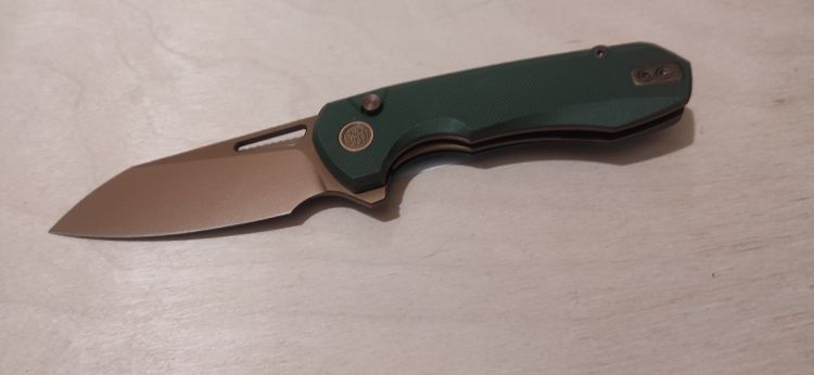 Nóż składany Remette Camel Green G10, Bronze Titanium Plating 14C28N (RTCMLD)
