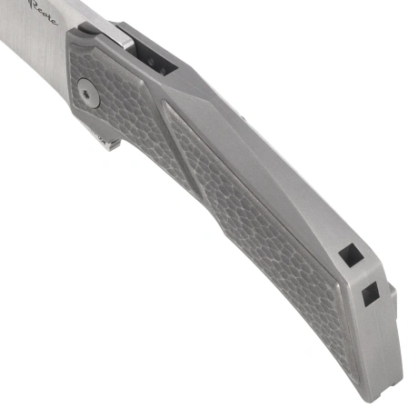 Nóż składany Reate T3500 Gray Titanium, Satin M390 by Tashi Bharucha