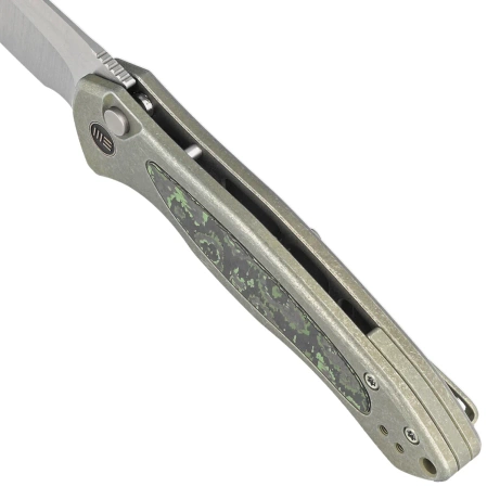 WE Knife Button Lock Kitefin LE No 000/157 Green Titanium/Jungle Wear Fat Carbon, Hand Polished Satin CPM 20CV (WE19002N-2)