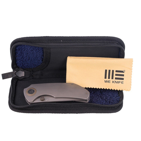 Nóż składany WE Knife Thug Gray Titanium, Gray Hand Rubbed CPM 20CV by Matt Christensen (2103B)