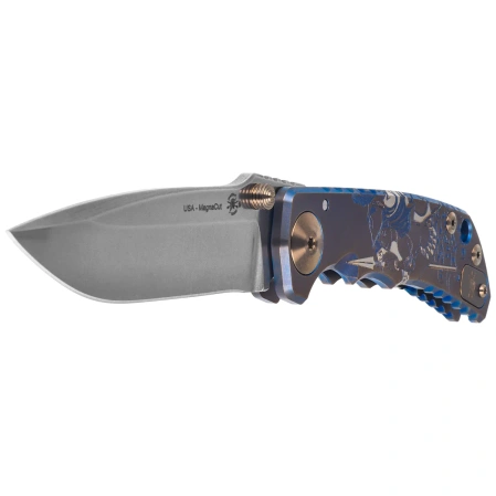 Nóż składany Spartan Blades Harsey Folder ''Babe'' Blue Titanium, Bronze HW, Satin MagnaCut by William W. Harsey (SF5BABE)