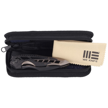 Nóż składany WE Knife Arrakis Champagne Ti / CF, Black M390 by Elijah Isham (906CF-B MYSTERY BOX)