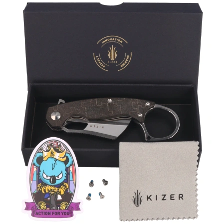 Nóż składany Kizer Dodo Karambit Chocolate Glacier Richlite, Satin Brushed Nitro-V by Giedymin (V2702A1)