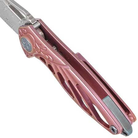 Nóż na szyję Rike Knife Mini Hummingbird Pink Titanium, Rose Damascus by Richard Wu (RK-MINI-PI)