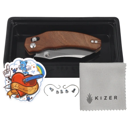 Kizer Bulldog Knife Mkuruti Wood, Satin Nitro-V by O.SHO (V3672A2)