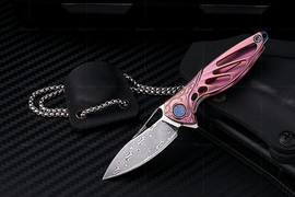 Nóż na szyję RikeKnife Mini Hummingbird Pink Titanium, Rose Damascus by Richard Wu (RK-MINI-PI)